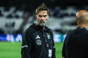 魏登费勒：克洛普挺喜欢赛前抽支烟，当然不是在更衣室里