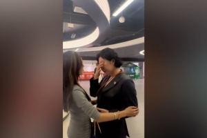 青岛海牛提前三轮降级，俱乐部副总冯文静赛后落泪